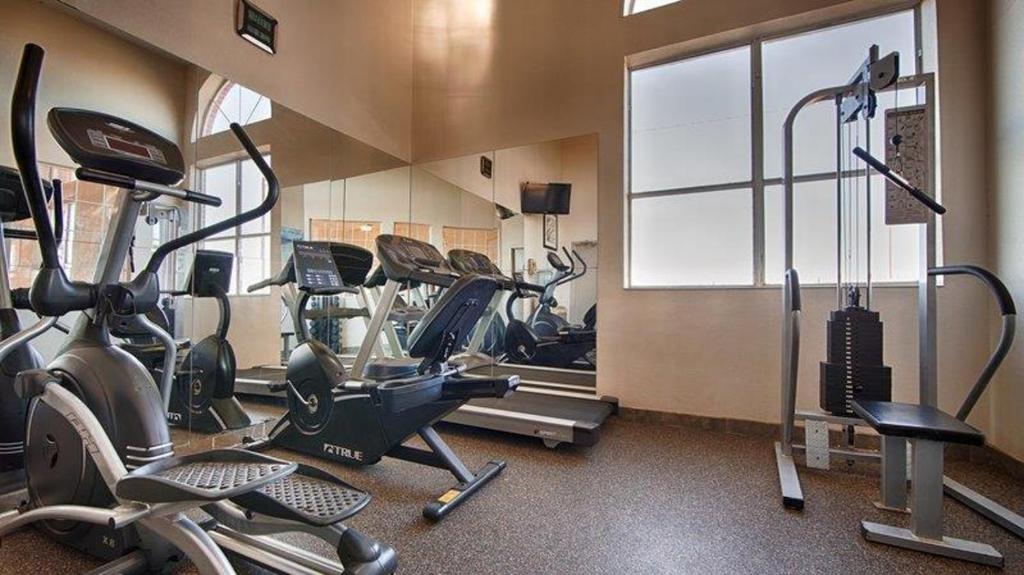 Best Western PLUS Lubbock Windsor Inn photo