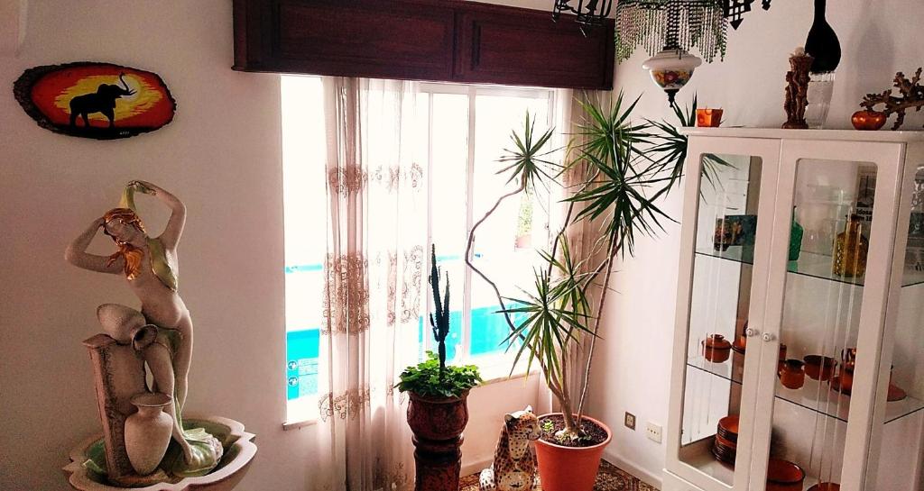 Shared lounge/TV area