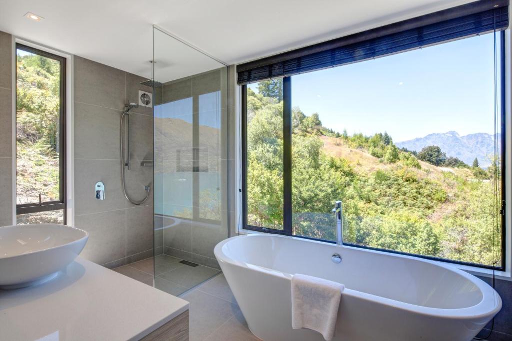Altitude Luxury photo