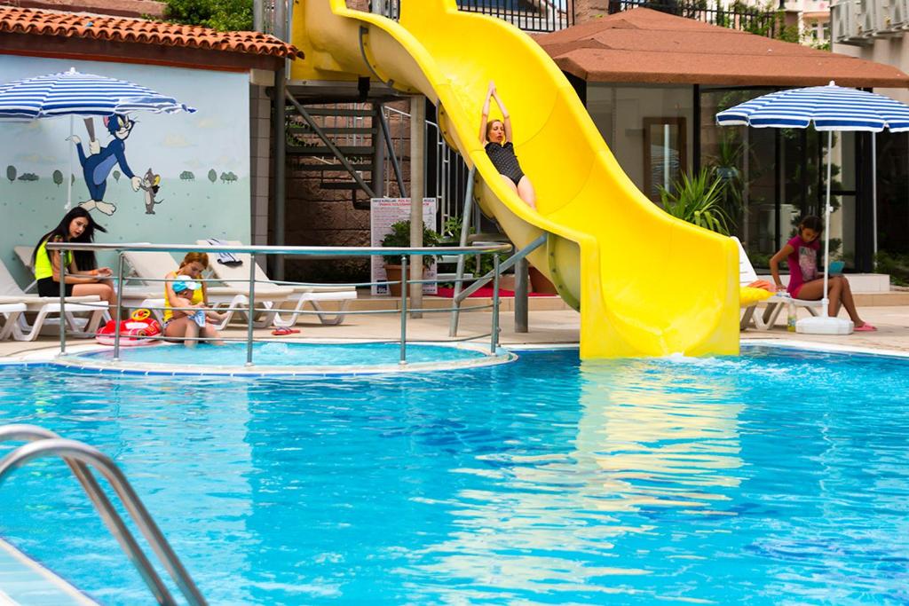 Rich Melissa Hotel photo