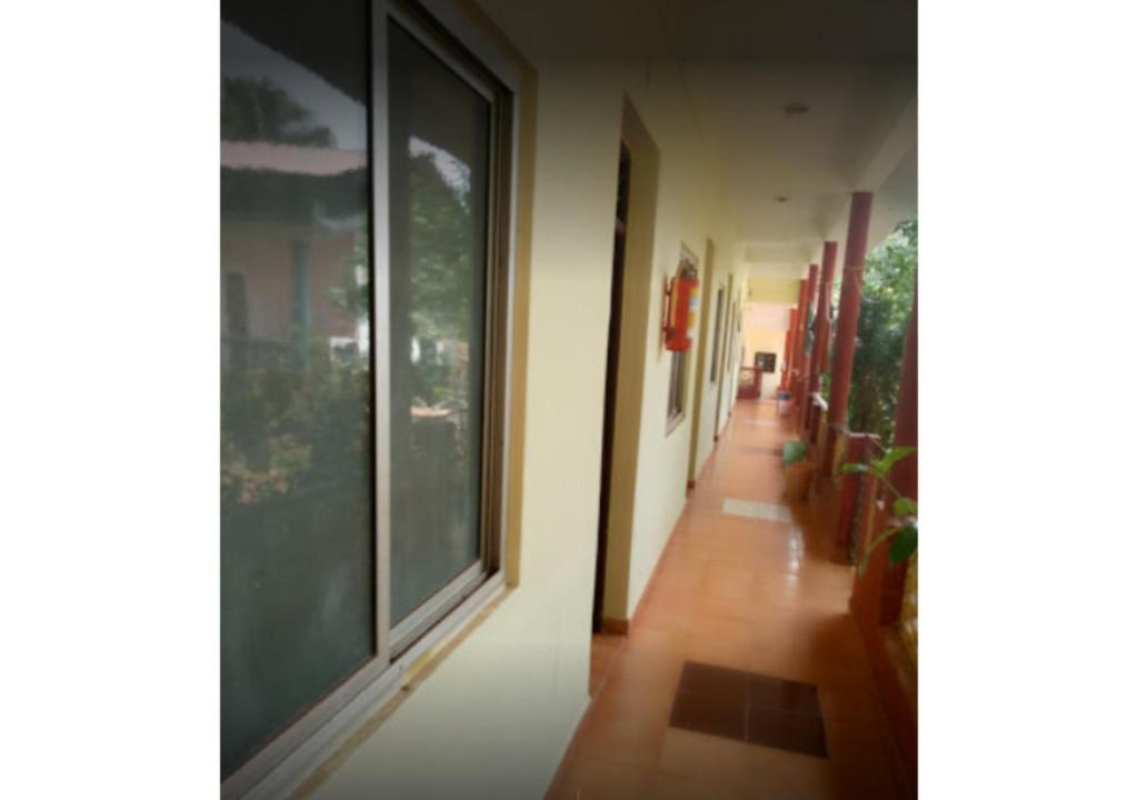 Private rooms near Chapora fort photo