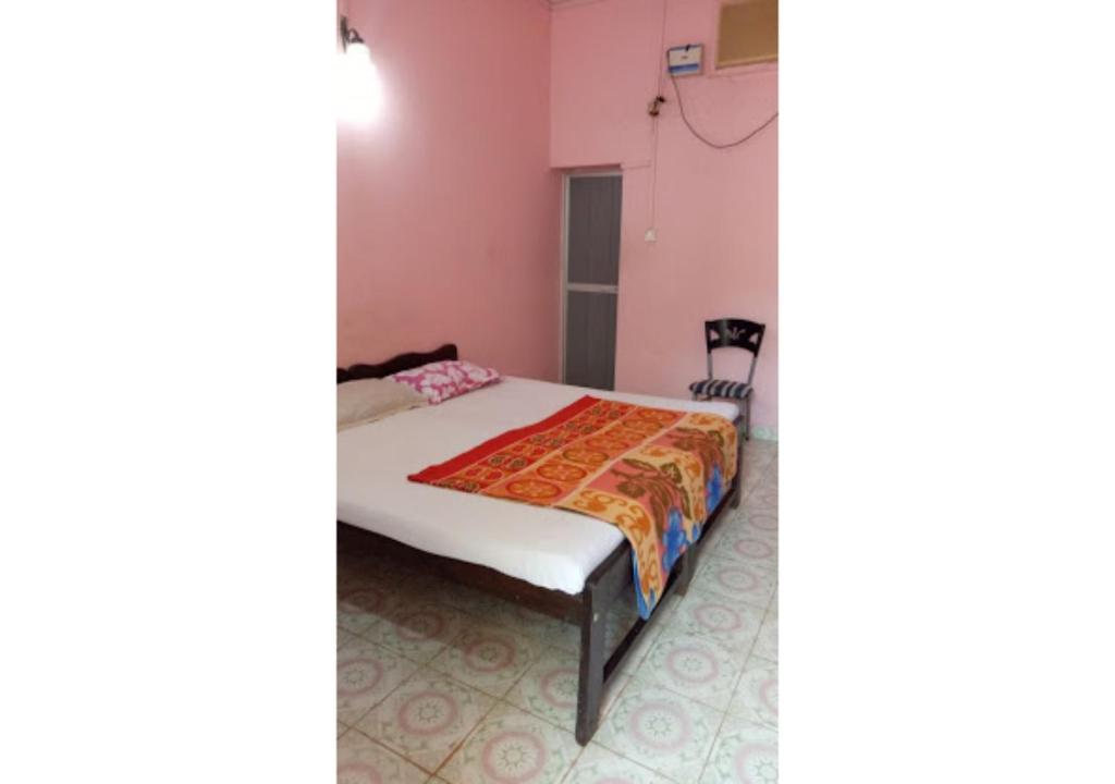 Private rooms near Chapora fort photo