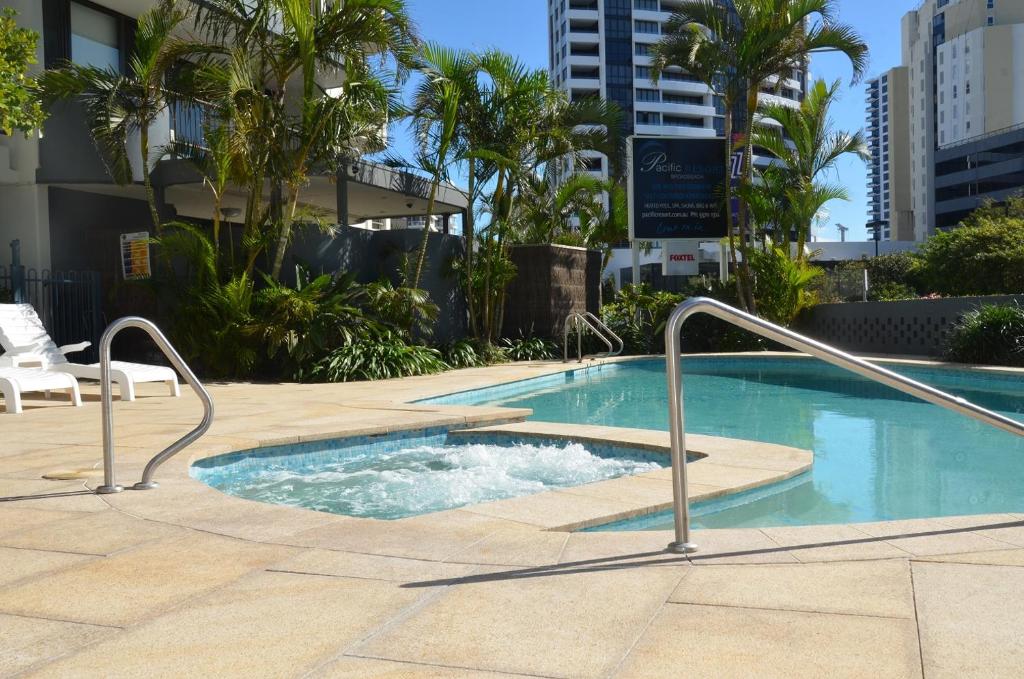 Broadbeach Pacific Resort photo