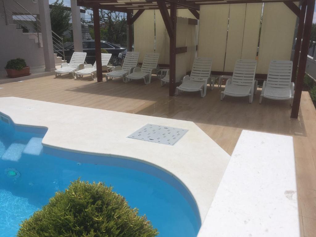 Villa Vinko — Hotel in Rogoznica