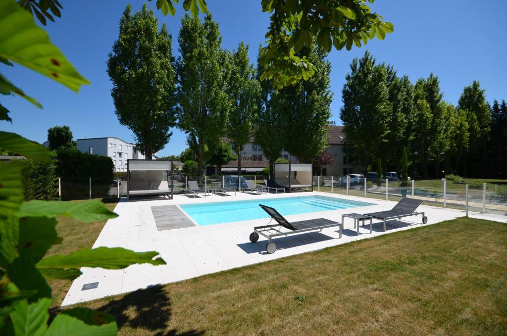 Kyriad Dijon Est - Mirande photo