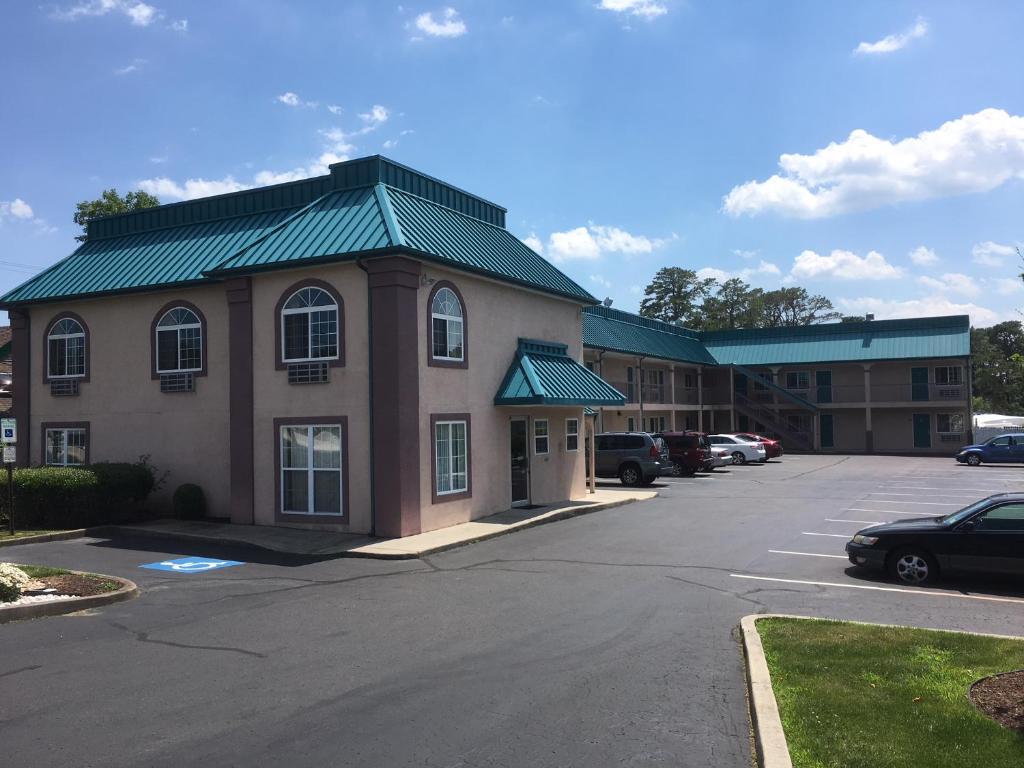 Deluxe Inn — Hotel in Galloway (NJ)