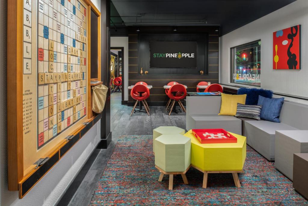 Restaurant, Staypineapple, Hotel FIVE, Downtown Seattle in Seattle (WA)