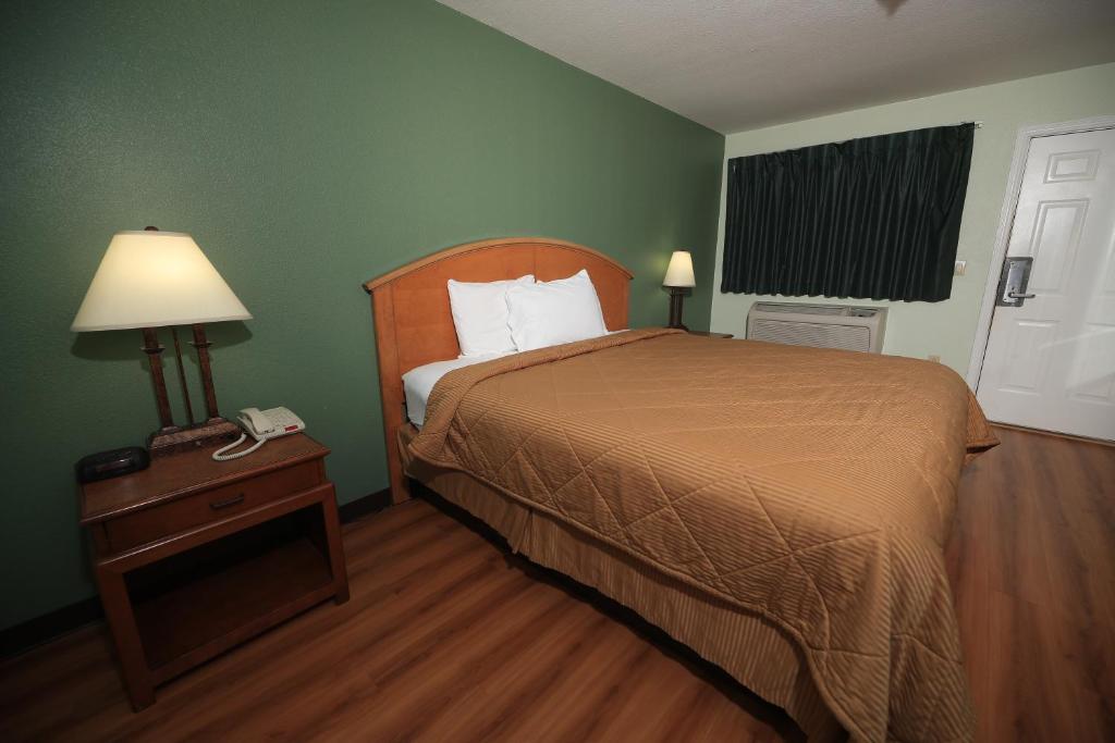 Texas Inn Waxahachie photo