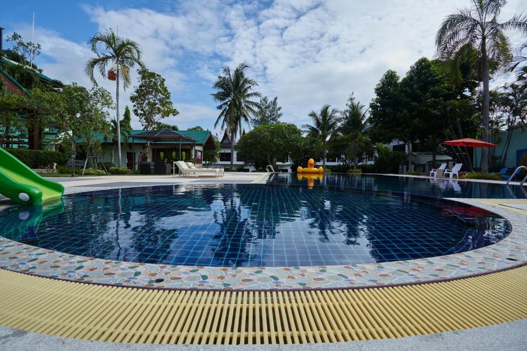 Swimming pool