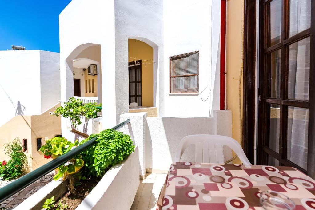 Erato Hotel Apartments photo