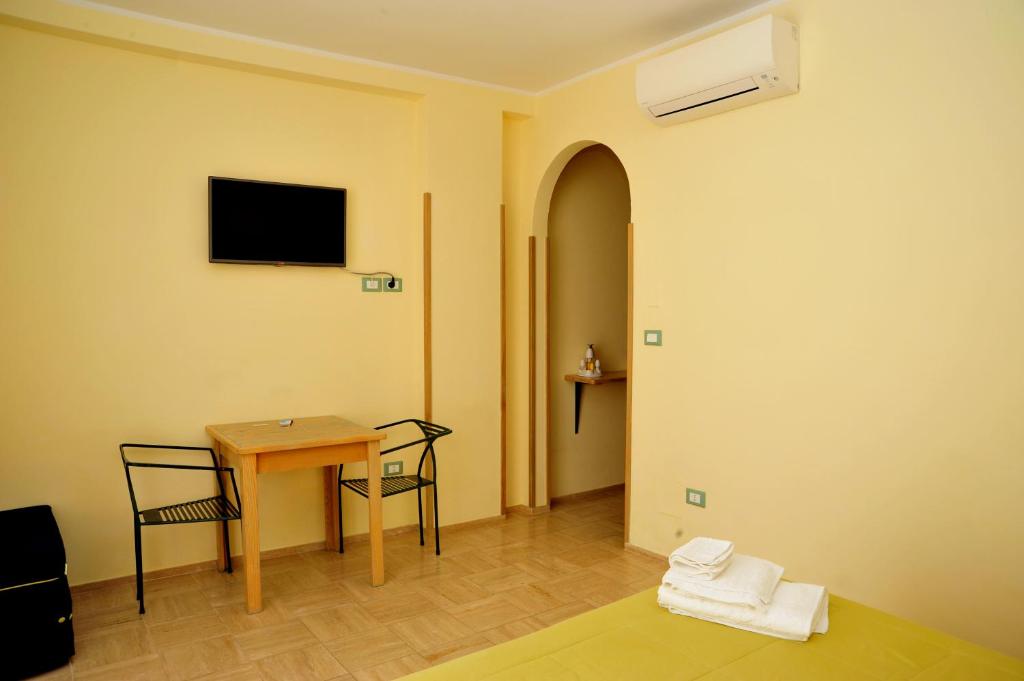 Double or Twin Room with Terrace and Kitchenette