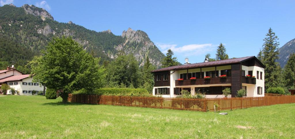 Ferienwohnung 1 Gestüt Pfaffenlehen - 2