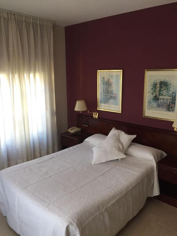 Hostal Santa Maria photo