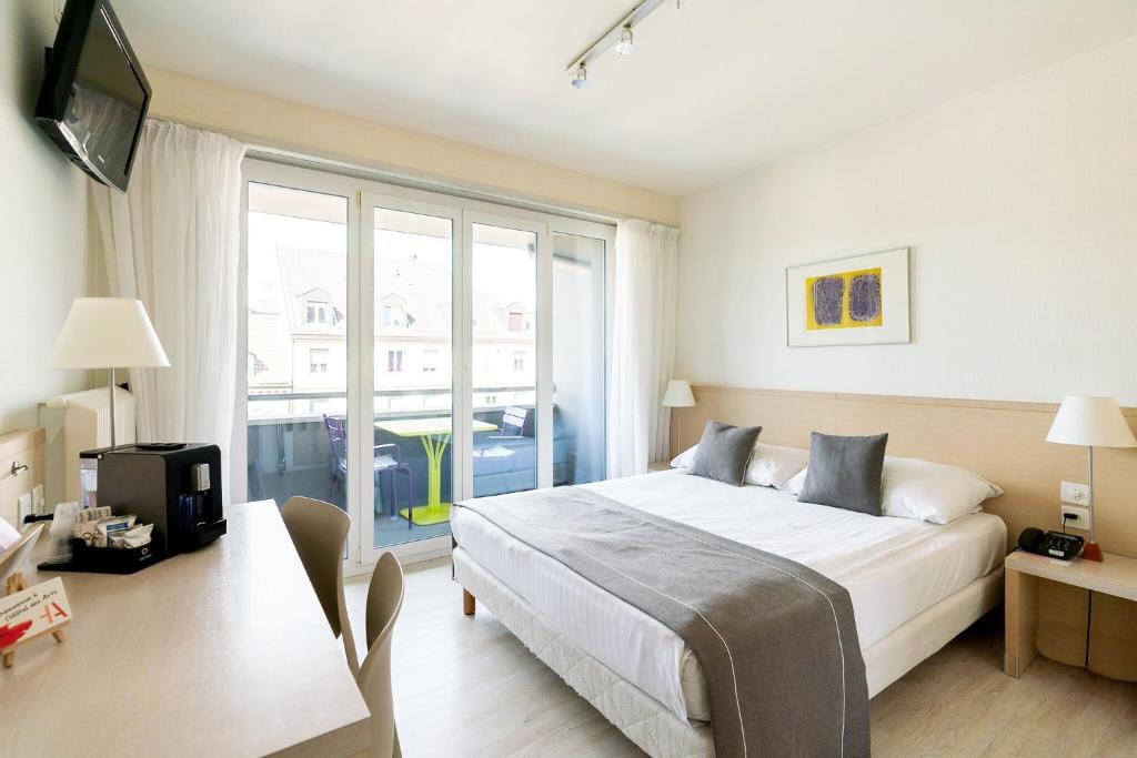 Hotel Des Arts photo