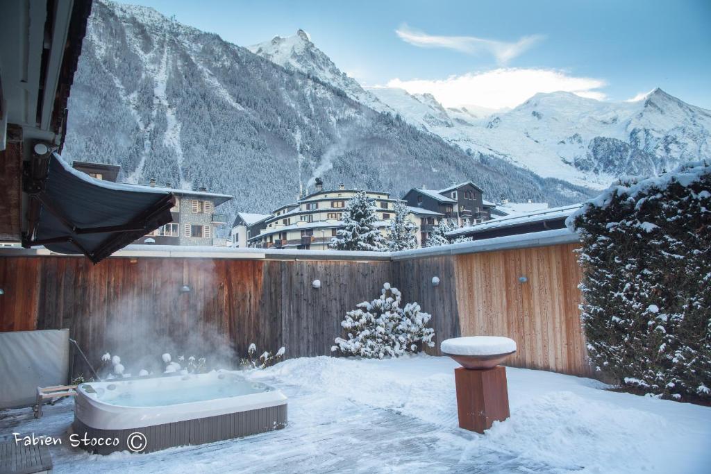 Apartment Au Bon Coin - Luxury Chamonix Hidden Haven, Mont Blanc view, Hot Tub and Garden - 2