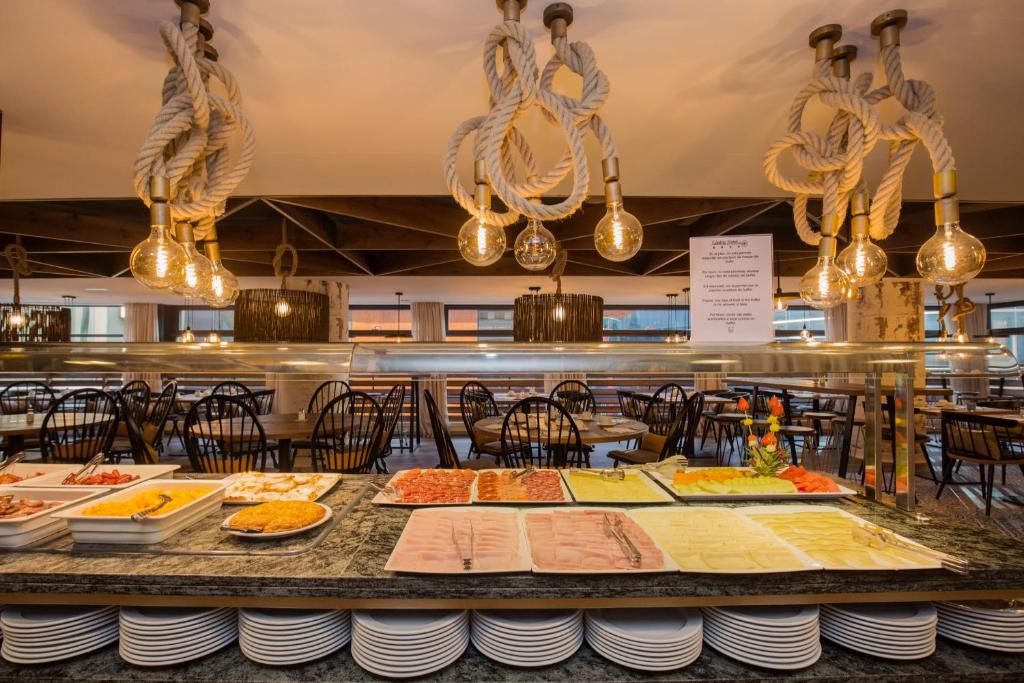 Husa Centric Photo 5