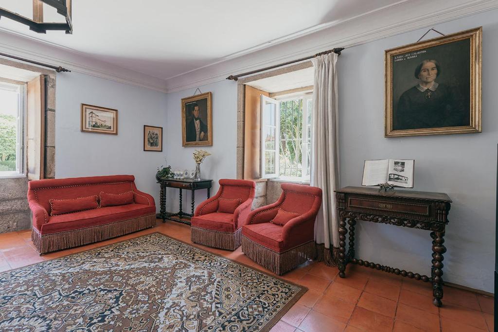 Shared lounge/TV area