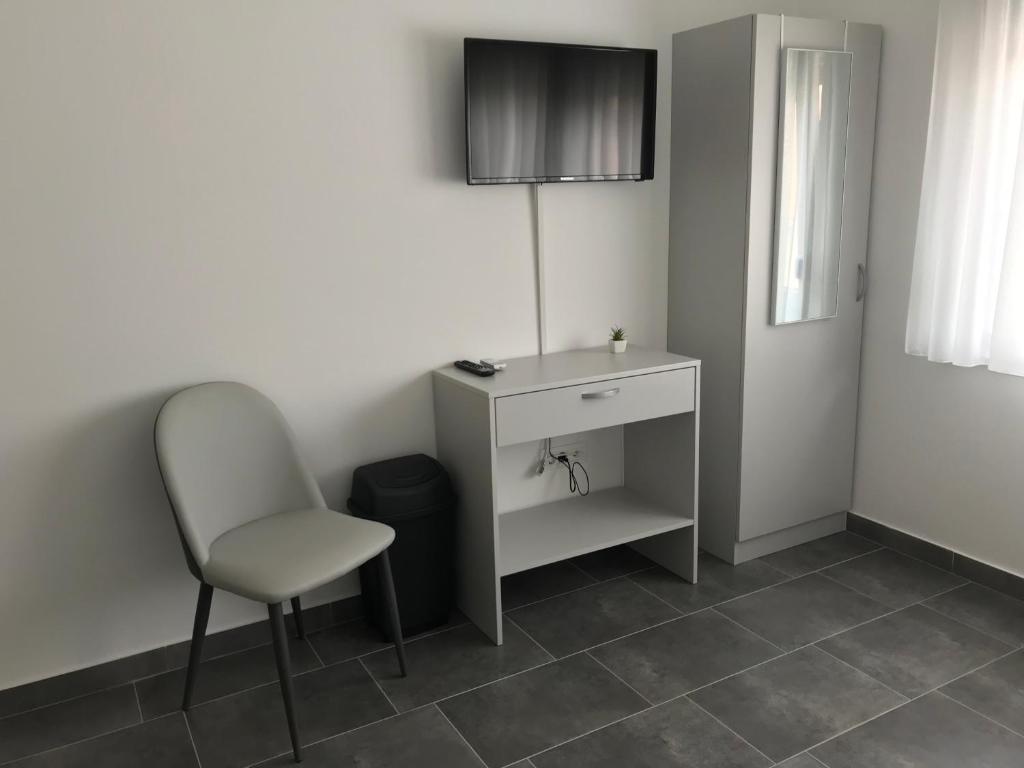 Filipovic rent a car & apartments photo