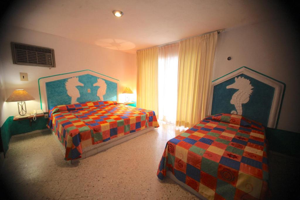 Hotel Carrillos Cancun photo
