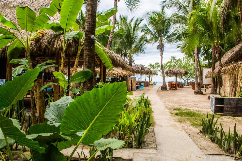 Restaurant, Banana Beach Bungalows in Santa Teresa
