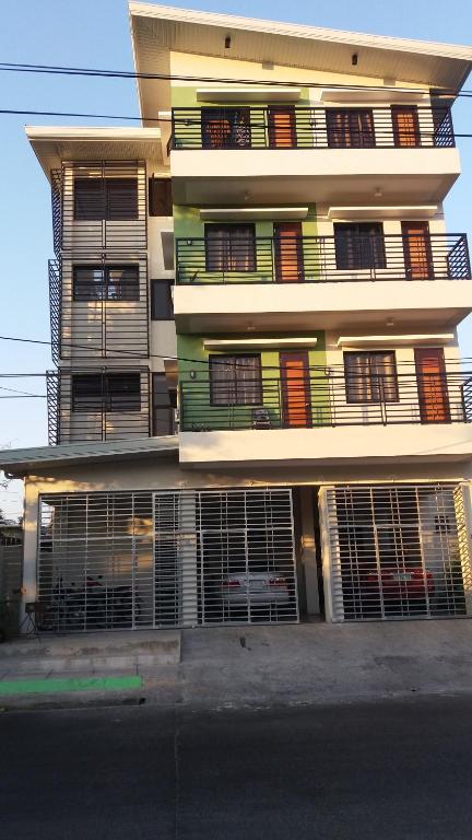 Sienna's Flat and Transient House — Hotel in Ilocos Norte