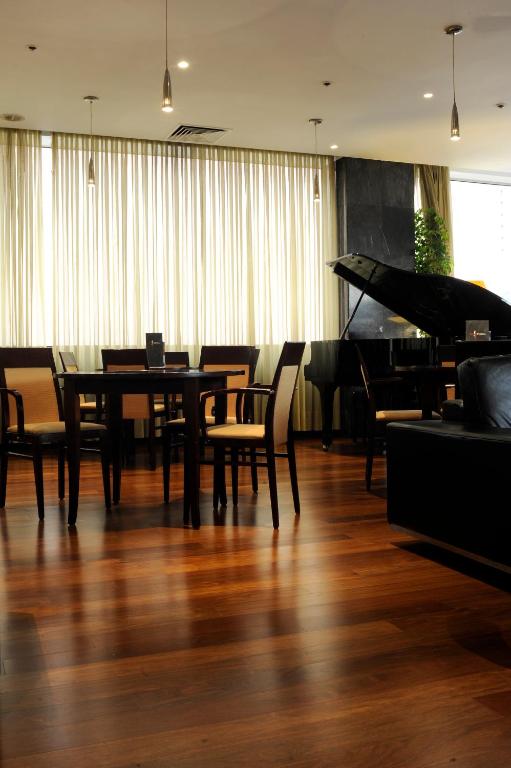 Bar/lounge