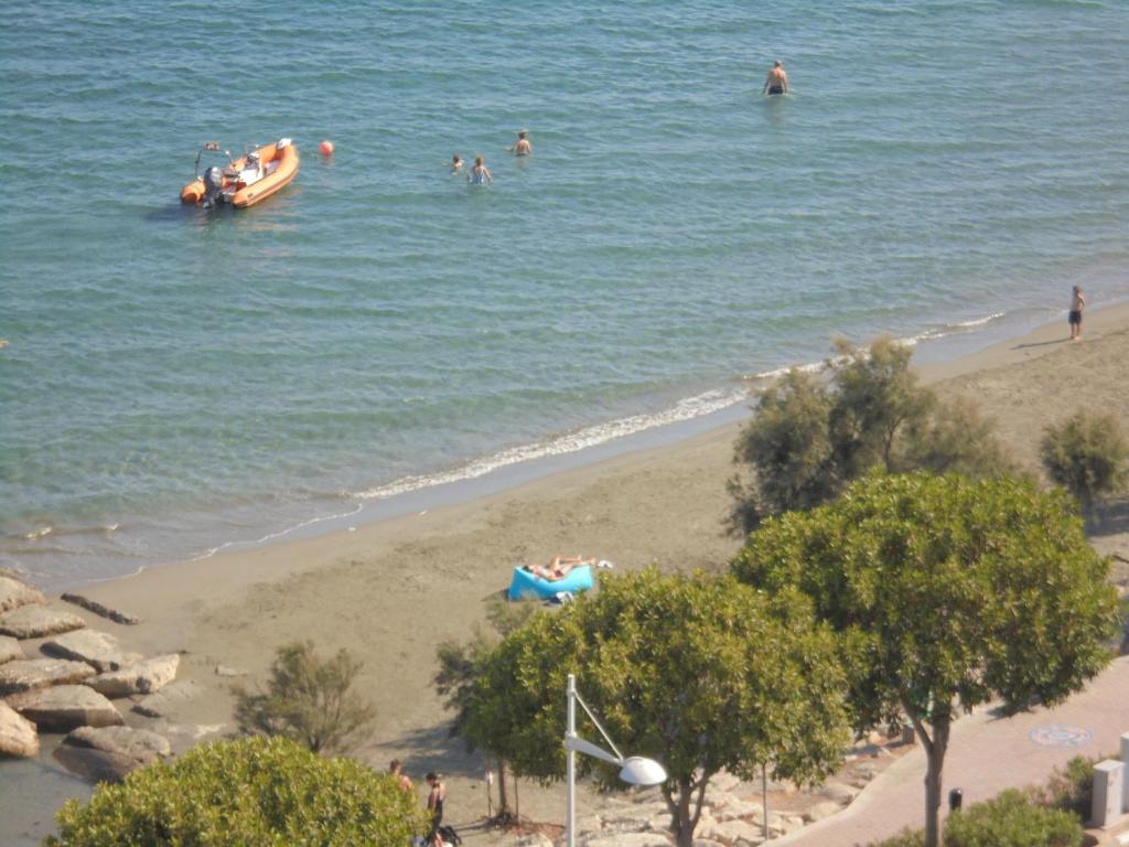 Kermia Court - Beach-front, modern 2 bedroom -sleeps 6 photo