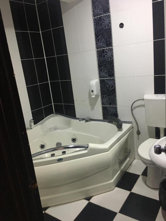 Garni Hotel Rile Men photo