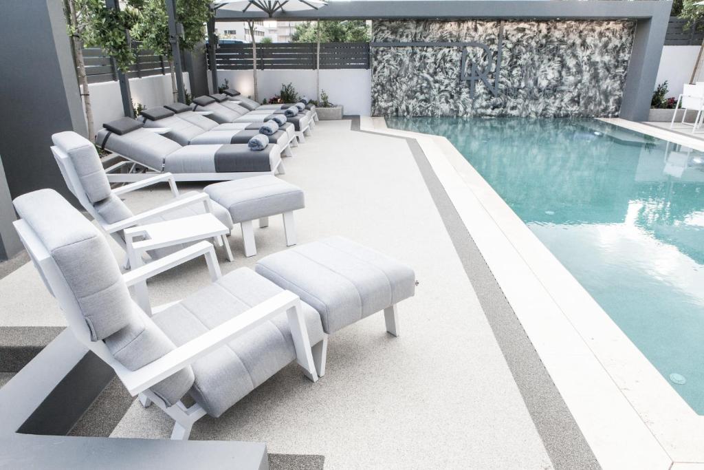 สระว่ายน้ำ