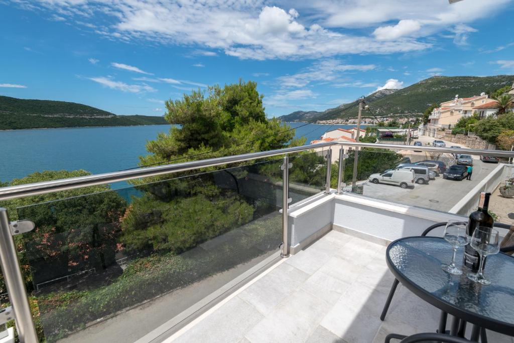 Apartments in Neum, Bosnia and Herzegovina price from 14, reviews