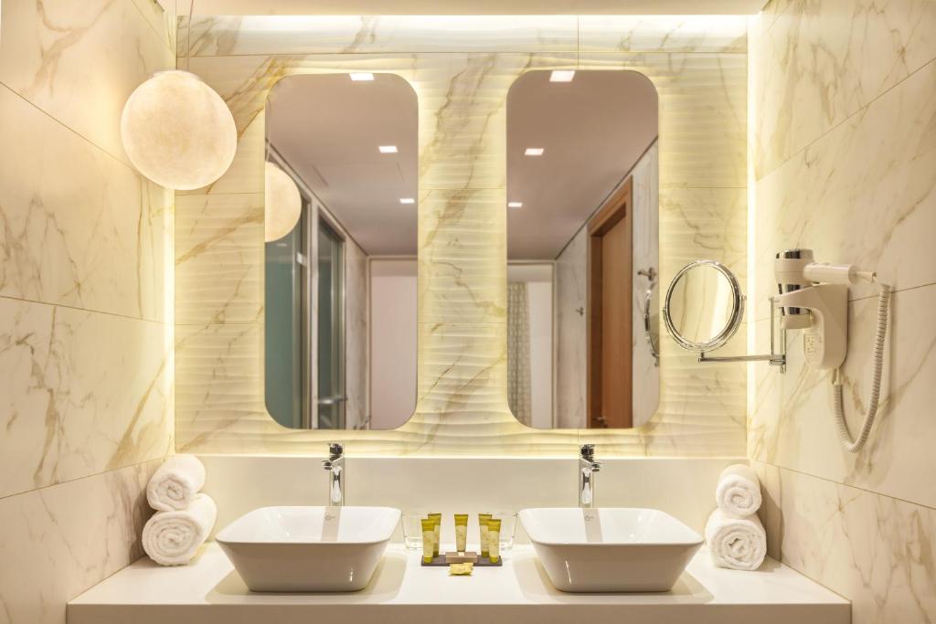 Blue Lagoon City Hotel — Hotel rooms in Kos Town, South Aegean