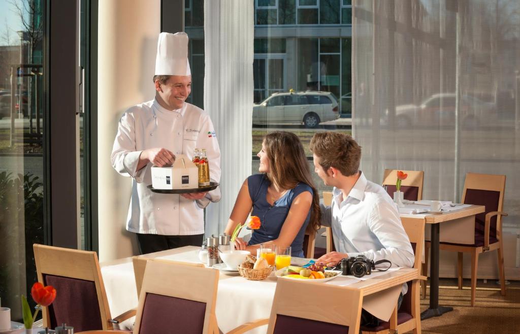 Restaurant, Essential by Dorint Berlin-Adlershof in Berlin