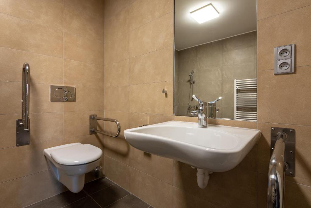 Hotel Grand photo