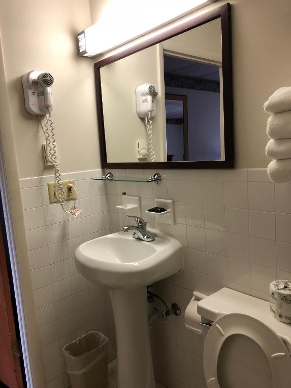 Americas Best Value Inn Palmyra Hershey photo