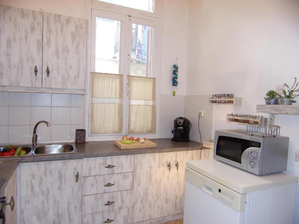 Finestra Rossa old town vintage house 전경