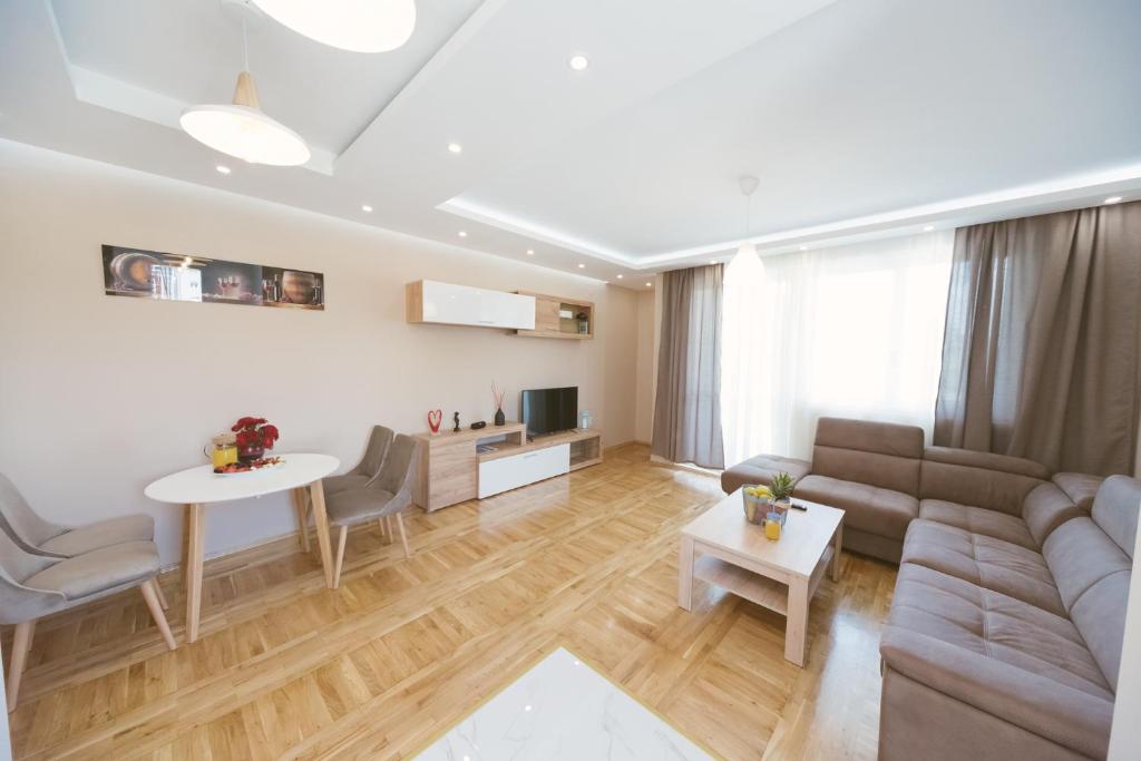 Apartment Luxury Explorer — Hotel in Podgorica
