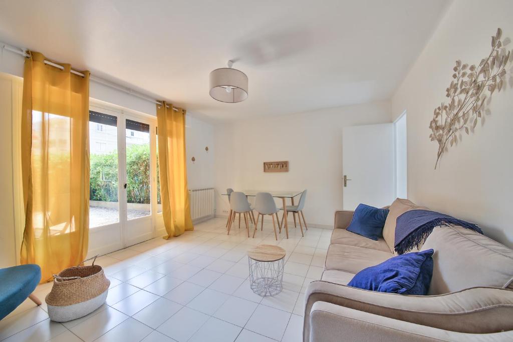 Near CAP D'ANTIBES & BEACH Two-bedroom - 2