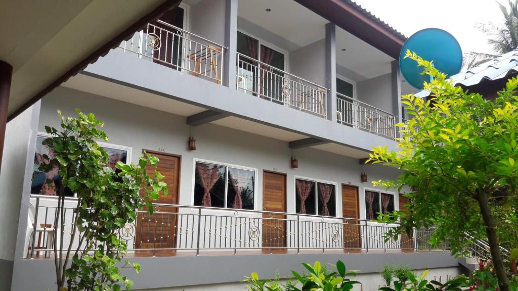 Maehaad Garden Inn photo