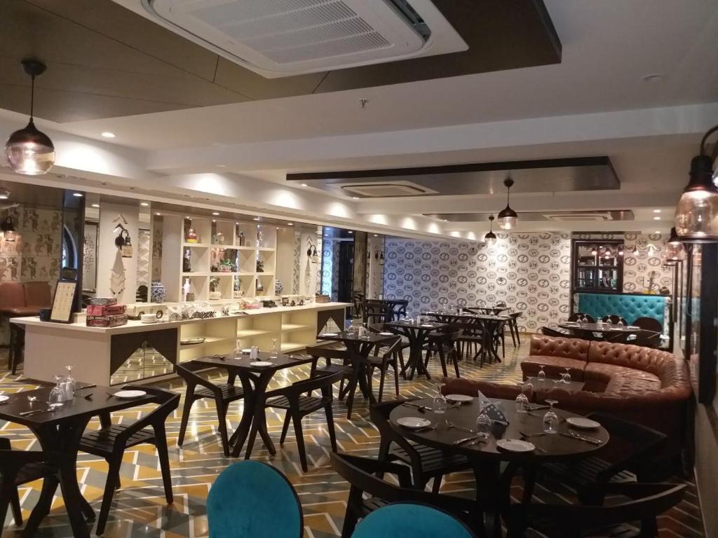 Hotel Basant Vihar Palace