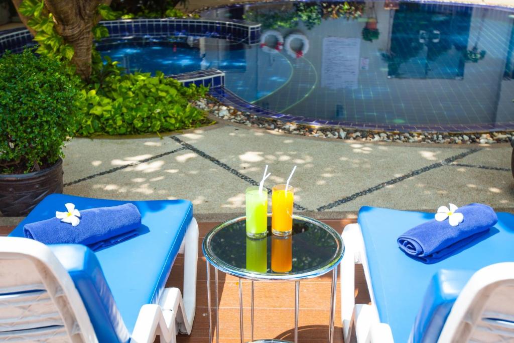 スイミングプール