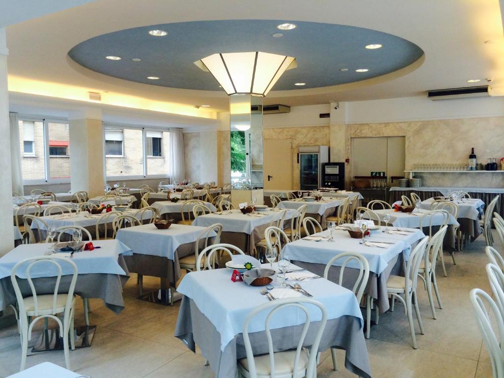 Hotel Monica — Restauracje i bary in Rimini, Emilia-Romania