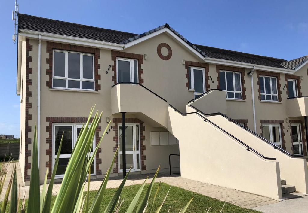 Kilkee Holiday Homes (GF - Sleeps 5) photo