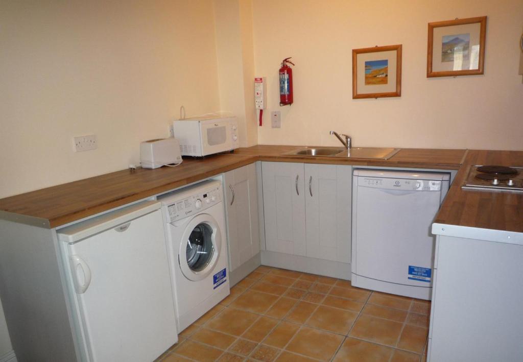 Kilkee Holiday Homes (GF - Sleeps 5) photo