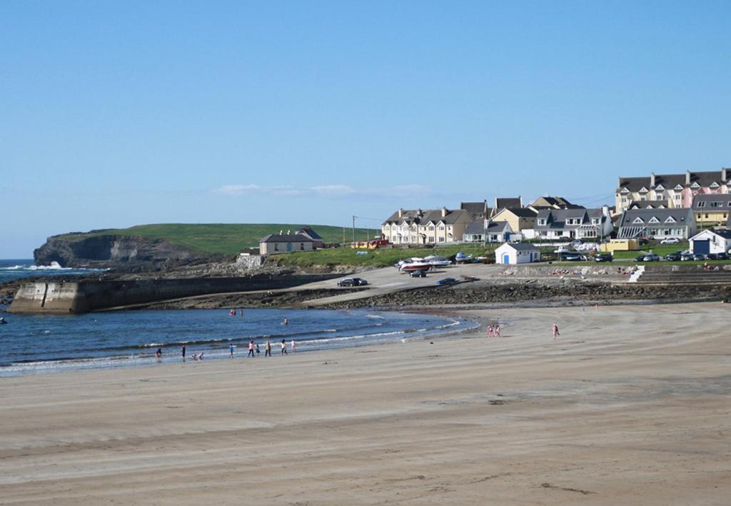Kilkee Holiday Homes (GF - Sleeps 5) photo