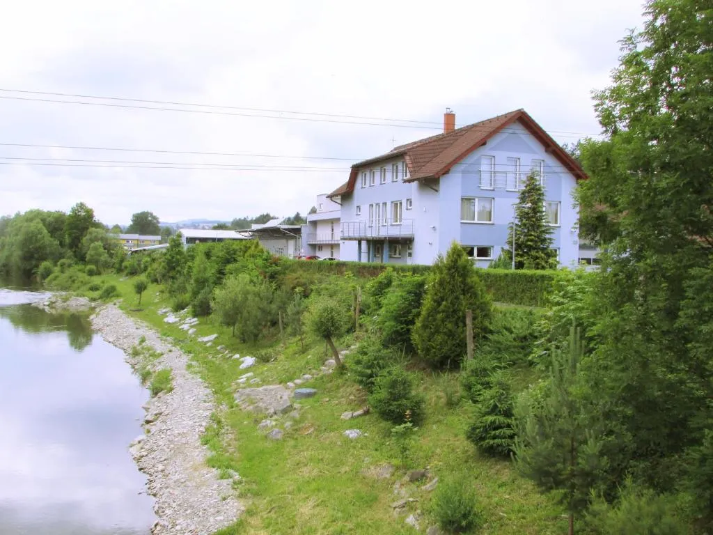 Penzión KOVOX, hotel in Staškov
