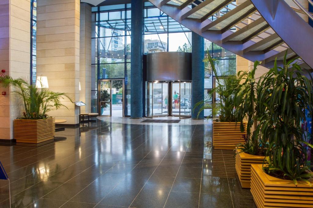Hotel Madeira Centro — Hotel building in Benidorm, Valencian Community