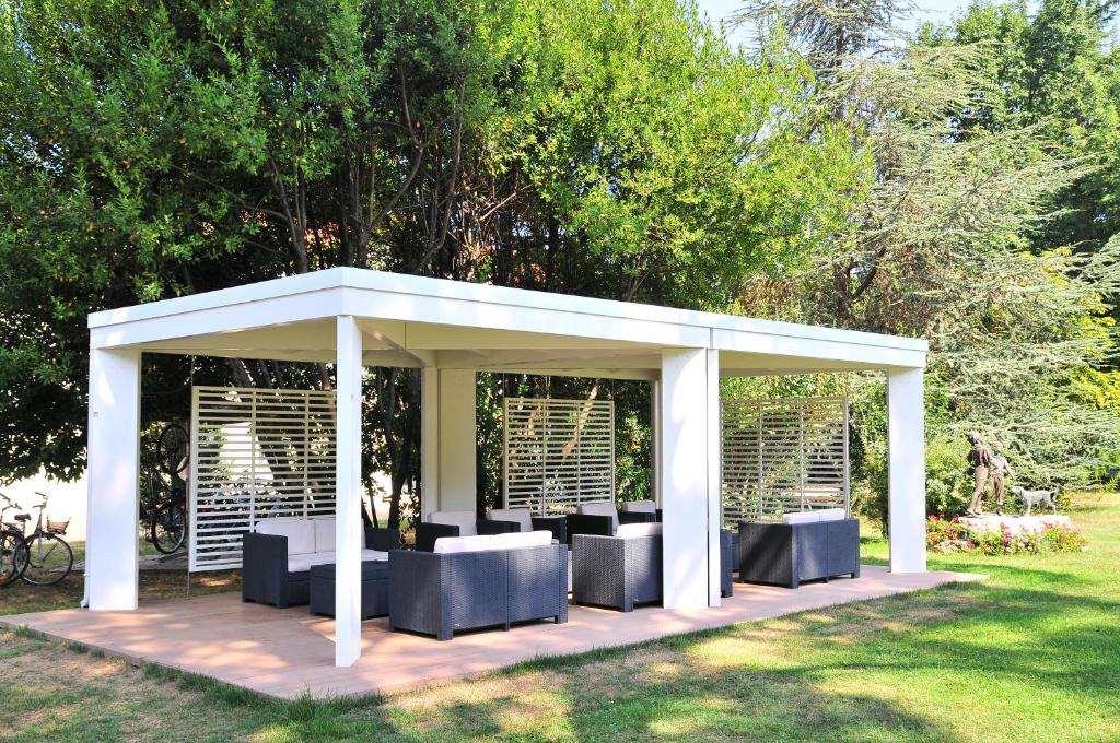 Park Hotel Villa Giustinian — Restaurant & bars in Mirano, Veneto