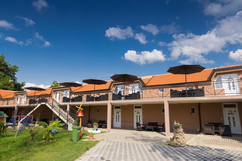 Apartmani "ROSHU" — Hotel in Soko Banja
