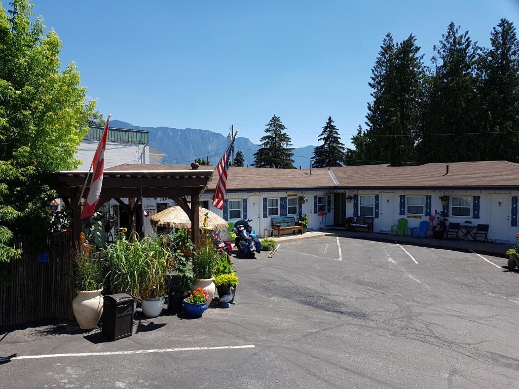 Creston Valley Motel — Hotel in Creston (BC)