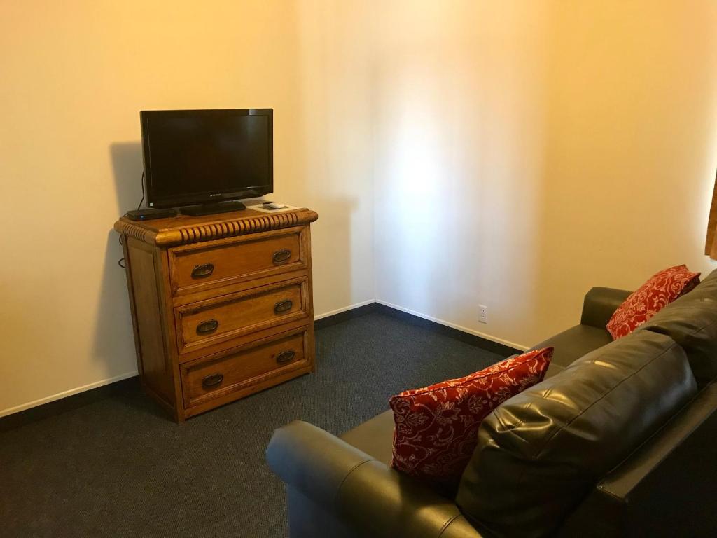 Four Corners Inn photo